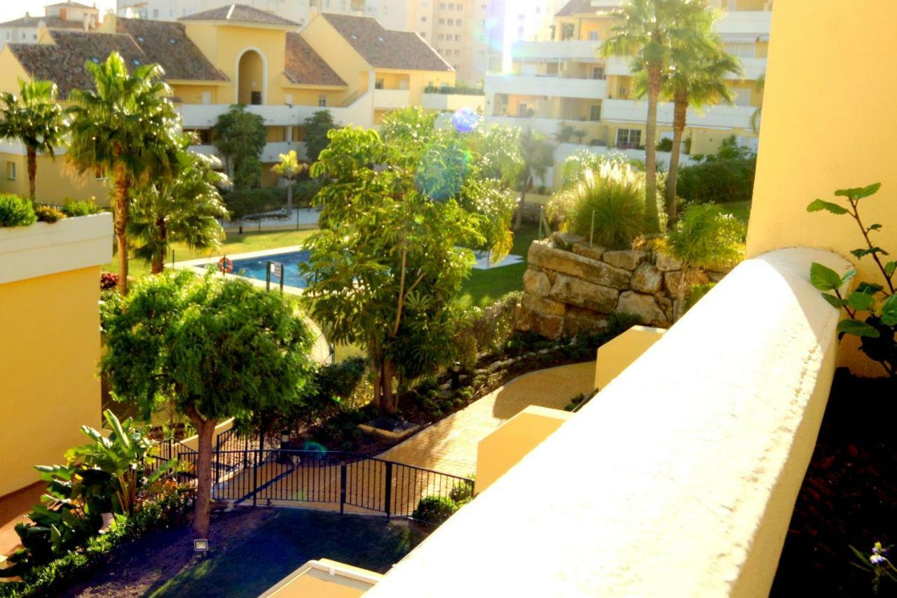 Attractive Apartment Естепона Екстер'єр фото